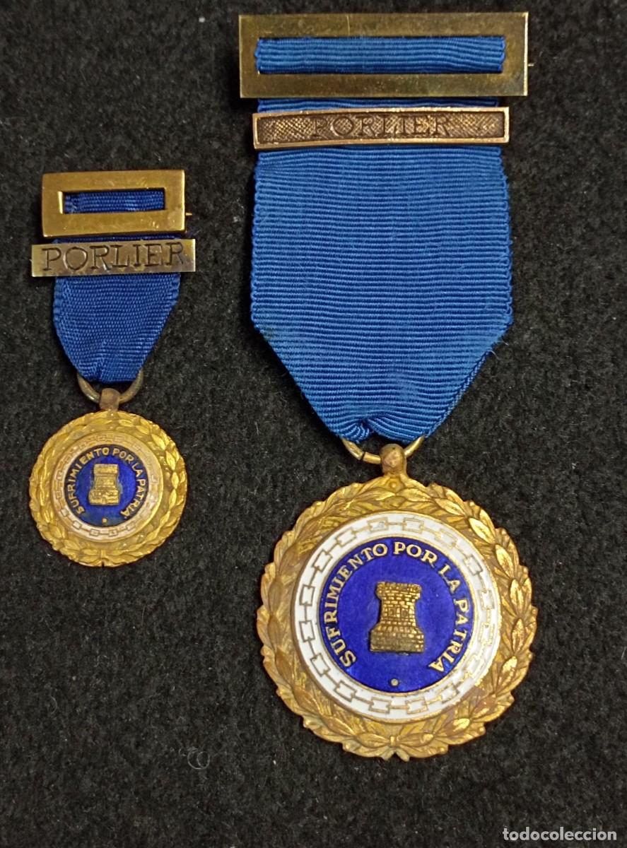 Militaria: 2 Medallas Sufrimientos por la Patria, prisionero en Zona Republicana. Guerra Civil.