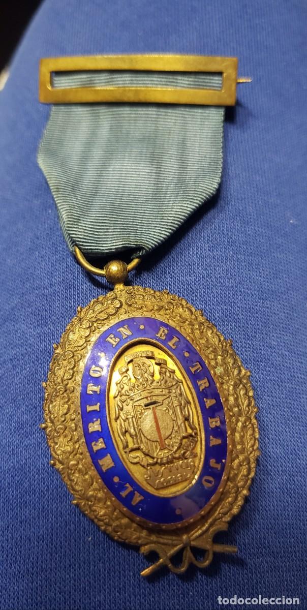 Militaria: MEDALLA MERITO AL TRABAJO