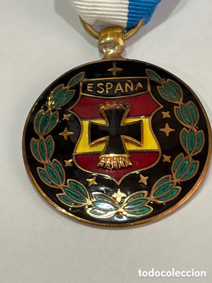 Militaria: Medalla Viudas de la Divisi&oacute;n Azul - Hermandad de Madrid -