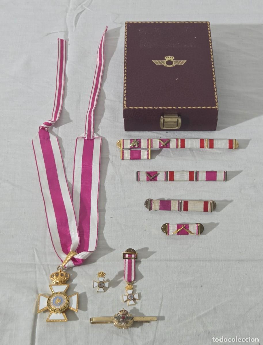 Militaria: Estuche ejercito del aire, Medalla a la constancia militar San Hermenegildo + pin + miniatura + 4 pa