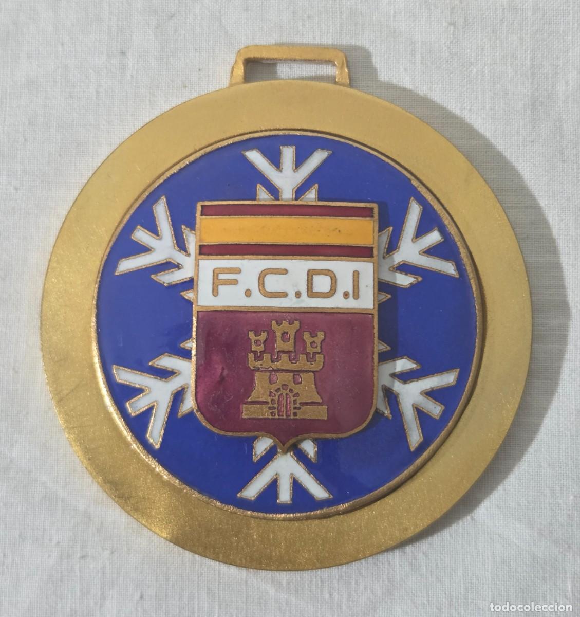 Militaria: Medalla lacada de Federaci&oacute;n Castellana de deportes de invierno, 1979
