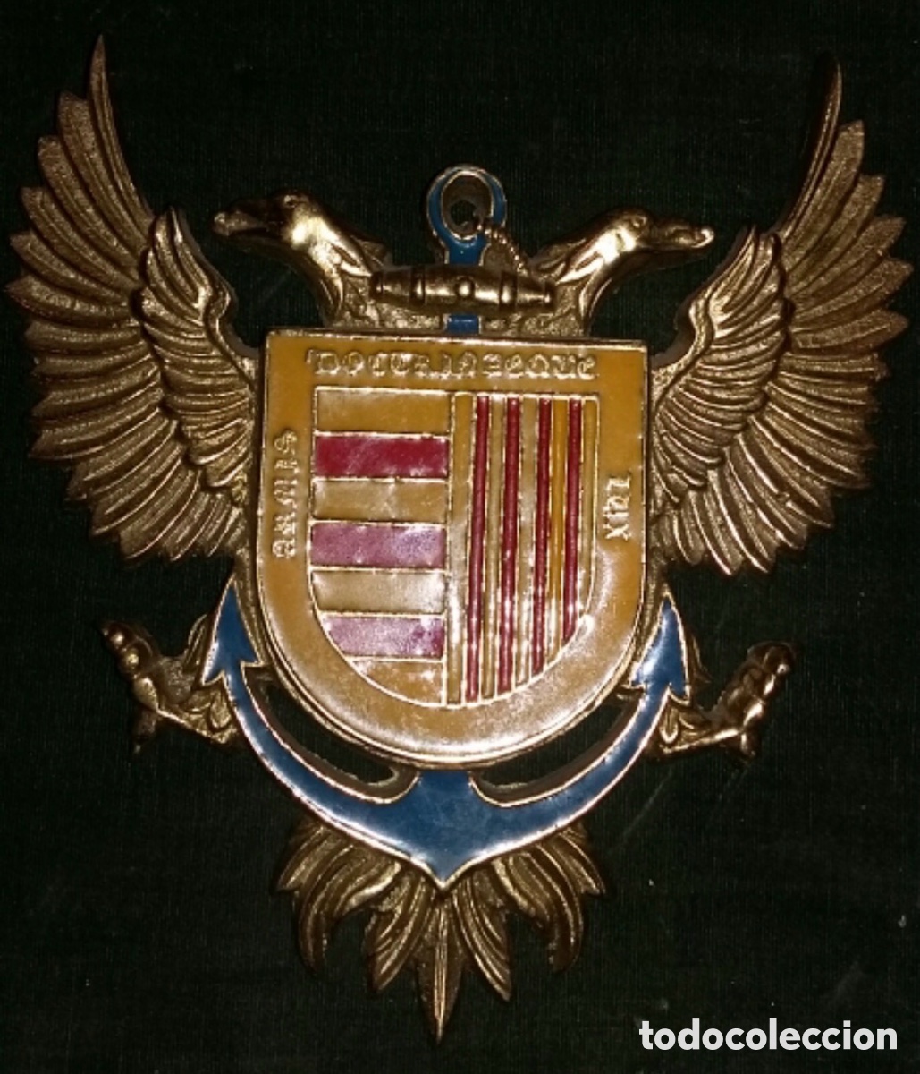 Militaria: Escudo en bronce esmaltado con &aacute;guila bicefala