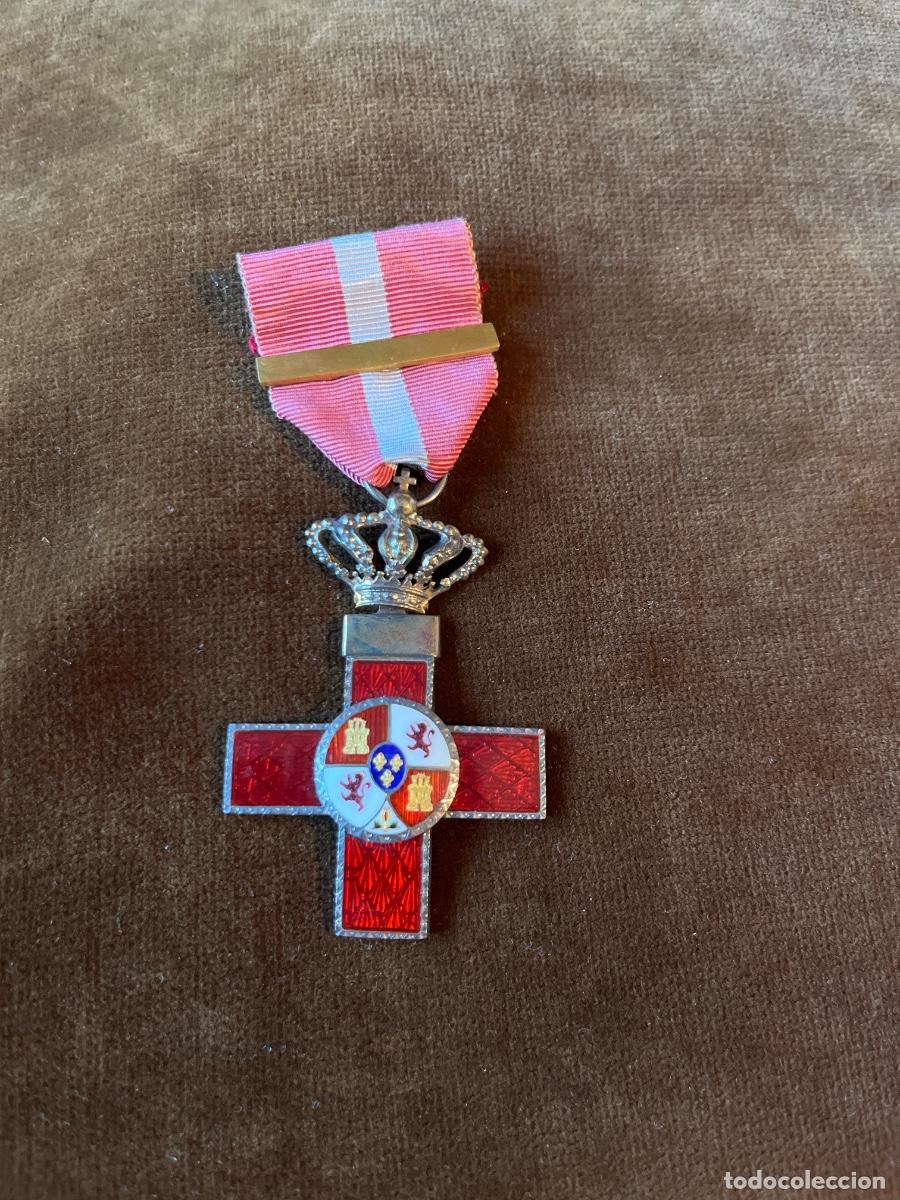 Militaria: Cruz al m&eacute;rito militar en rojo corona de Alfonso XIII