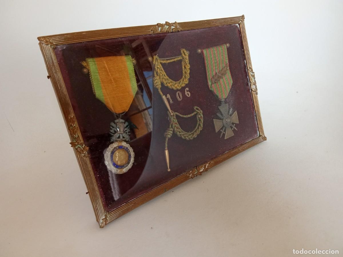 Militaria: Marco de bronce con medallas de la Primera Guerra Mundial del ej&eacute;rcito franc&eacute;s