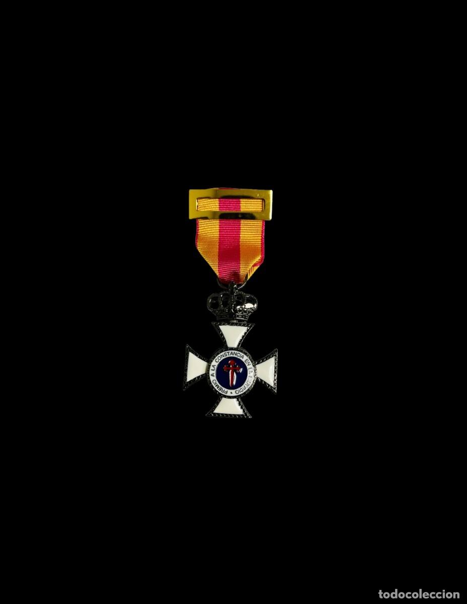Militaria: Medalla Cruz de Bronce a la Constancia en el Servicio