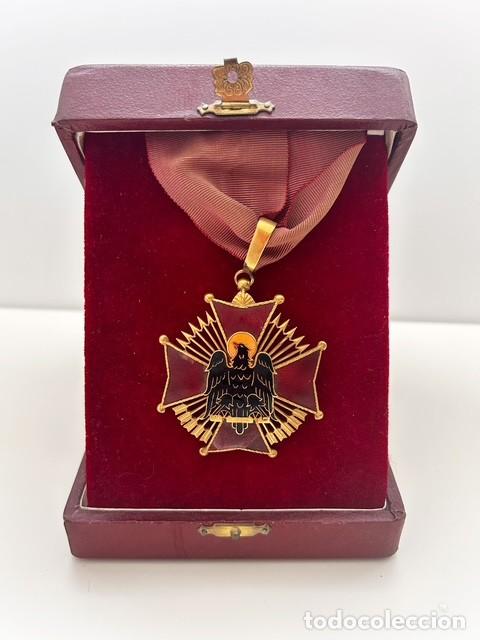 Militaria: ORDEN DE CISNEROS &ndash; ENCOMIENDA DE CUELLO &ndash; ESTUCHE ORIGINAL J. L&Oacute;PEZ MADRID &ndash; A&Ntilde;OS 40/50