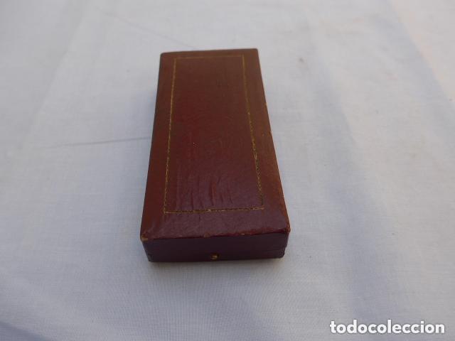 Militaria: Antigua caja para medalla espa&ntilde;ola, original.