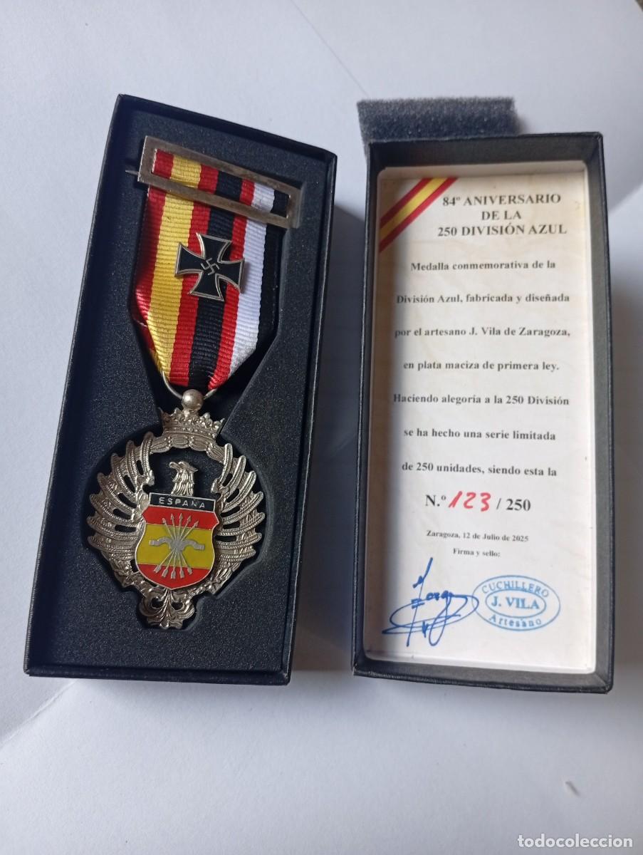 Militaria: Medalla divisi&oacute;n azul