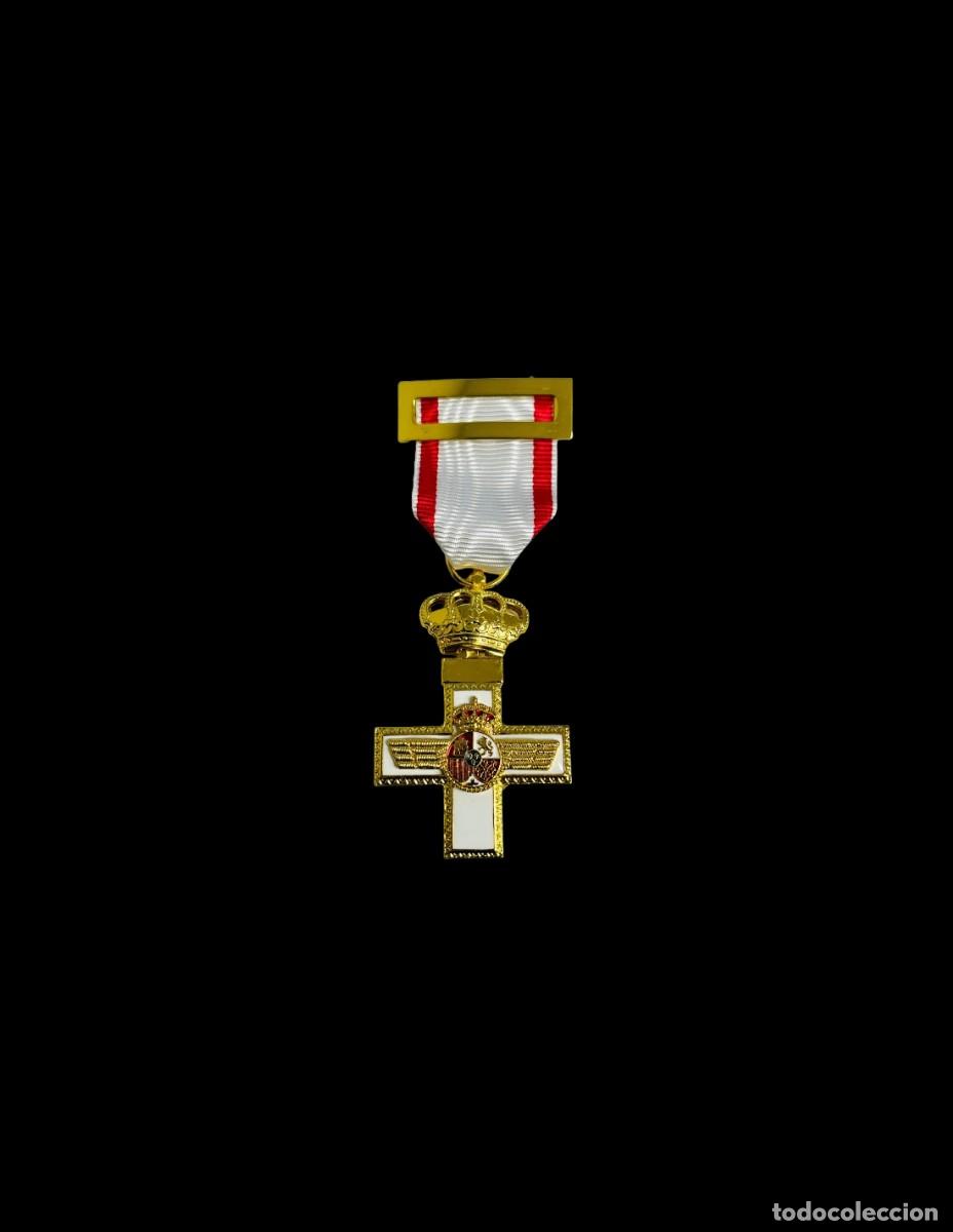 Militaria: Medalla Cruz del M&eacute;rito Aeron&aacute;utico con distintivo blanco
