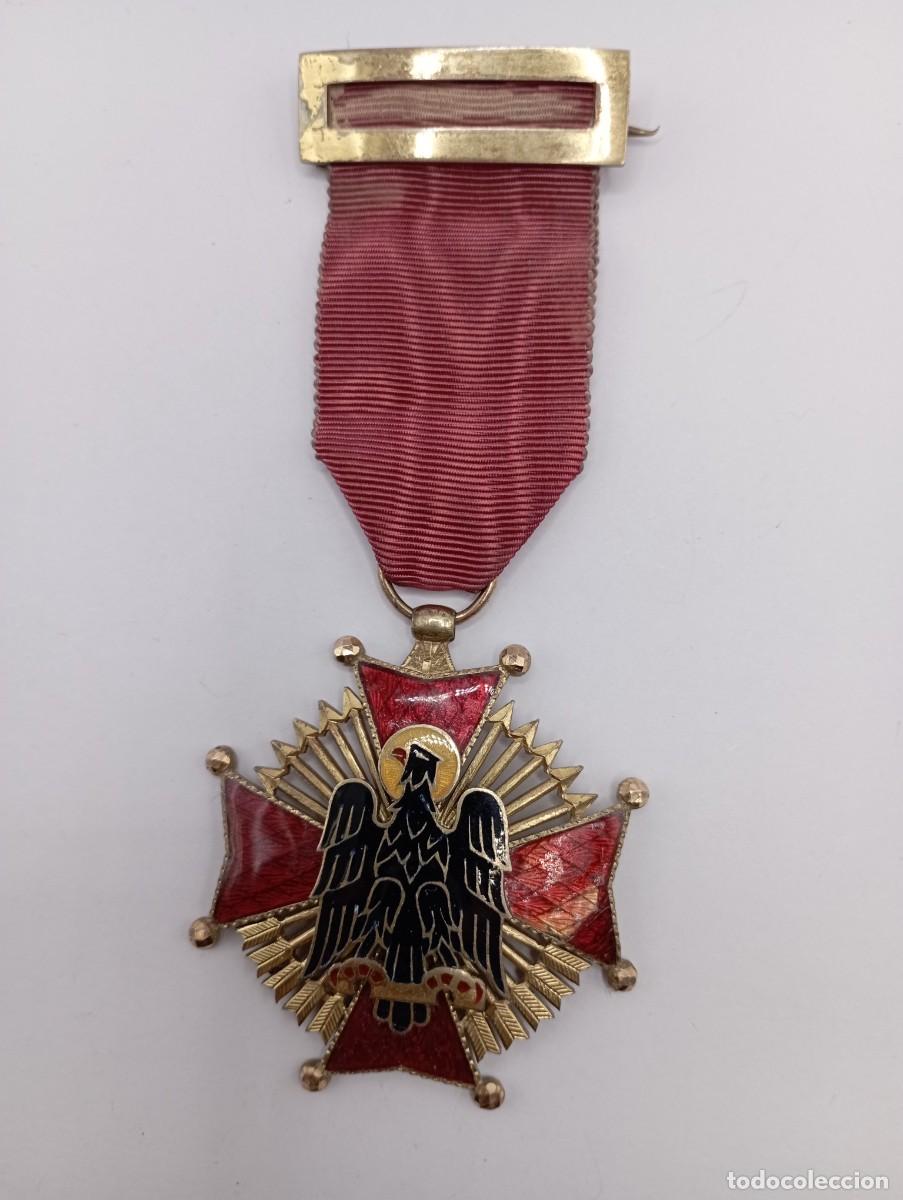 Militaria: Medalla de la Orden de Cisneros. Franco.