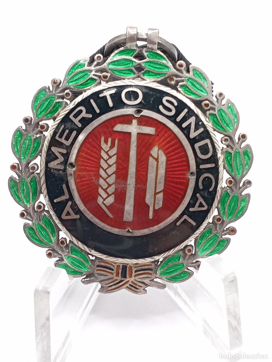 Militaria: Medalla de plata al M&eacute;rito Sindical.