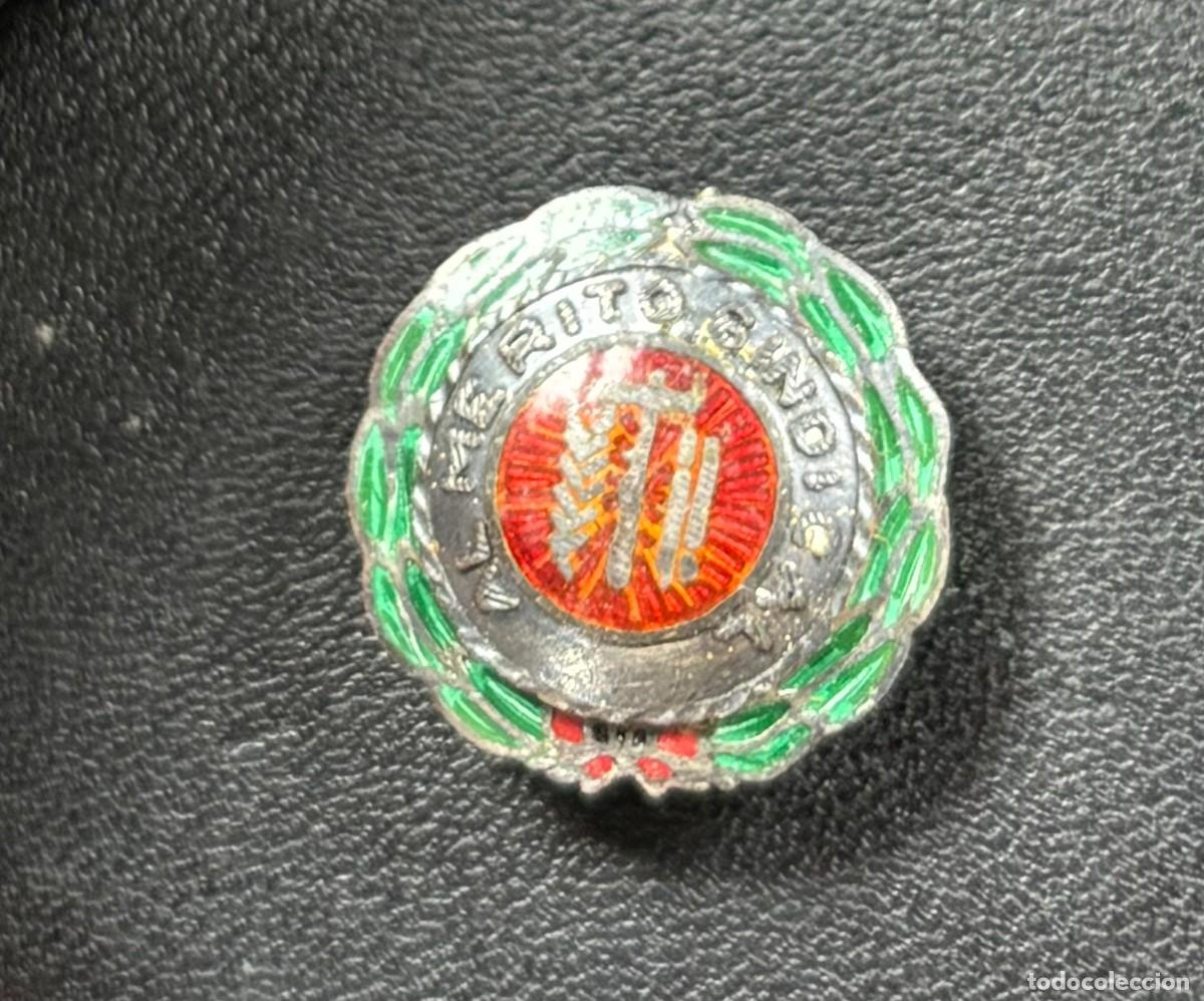 Militaria: Insignia de Solapa de M&eacute;rito Sindical en plata de ley y esmalte &eacute;poca de Franco