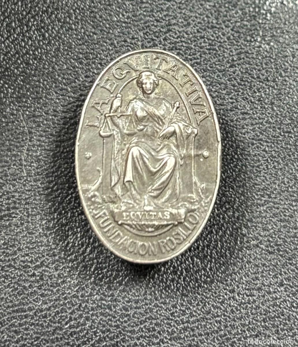 Militaria: Insignia de la compa&ntilde;&iacute;a de seguros La Equitativa Fundaci&oacute;n Rosillo.