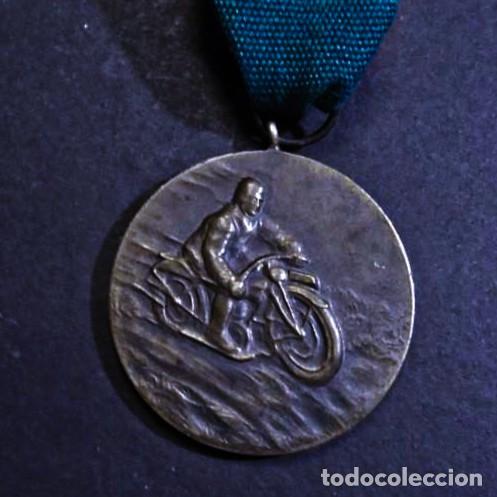 Militaria: MEDALLA DE 53 (WHERMACHT) DIVISION MOTOR CYCLE TRIALS RUNNERS UP MULHEIM A&Ntilde;O 1946. RARA