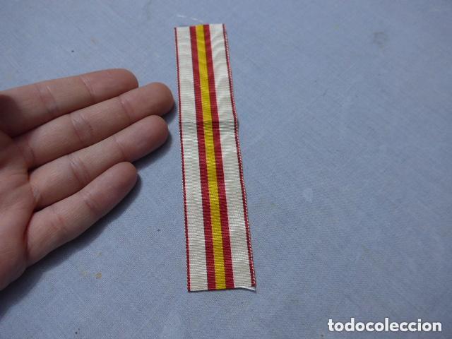Militaria: Antigua cinta de medalla espa&ntilde;ola cruz de guerra. original.