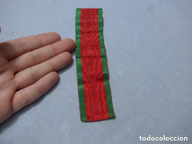 Militaria: Antigua cinta de medalla espa&ntilde;ola a identificar. original.