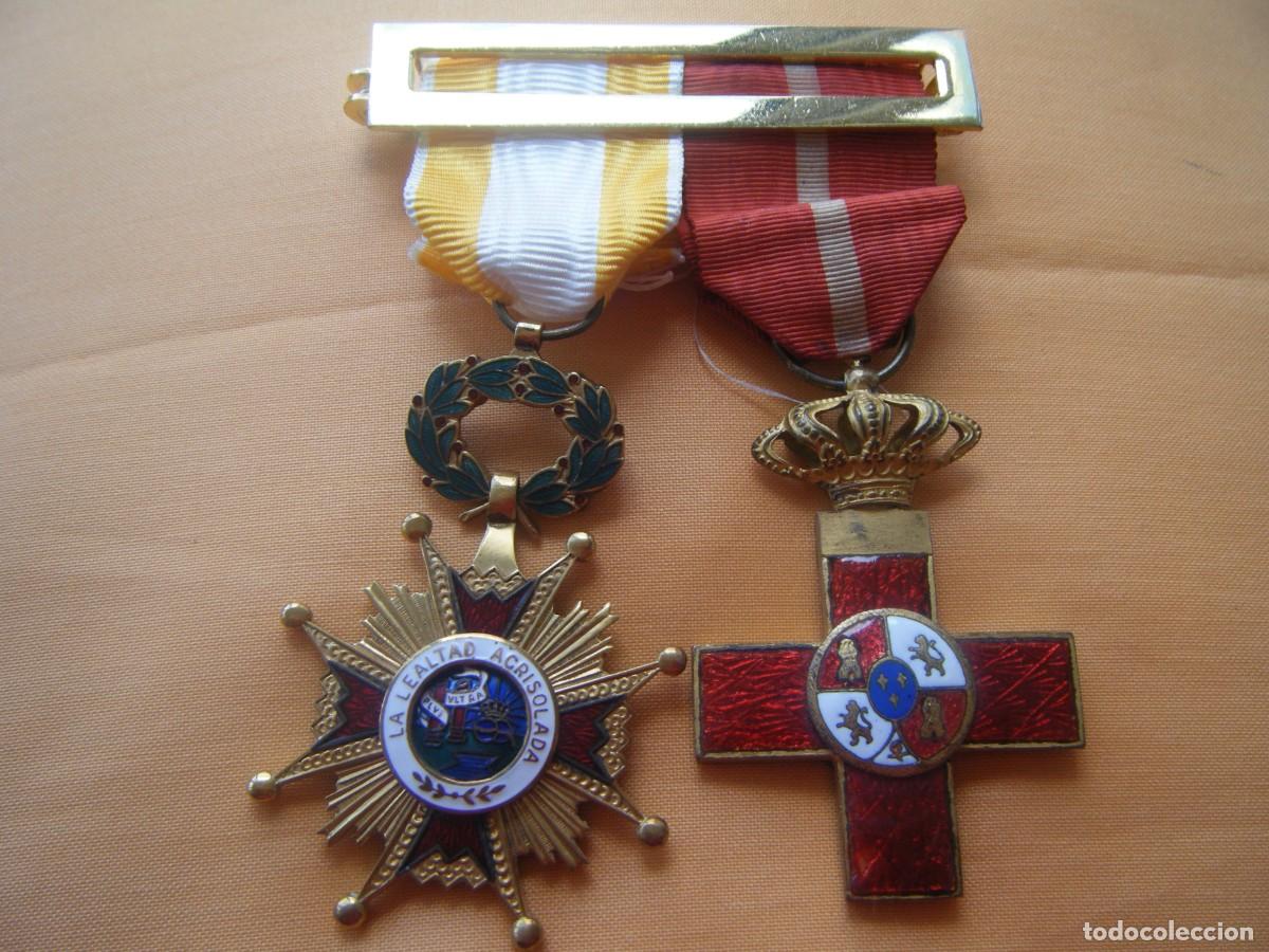 Militaria: LOTE COMPUESTO POR MEDALLA DE ISABEL LA CAT&Oacute;LICA Y CRUZ M&Eacute;RITO MILITAR DISTINTIVO ROJO, ALFONSO XIII