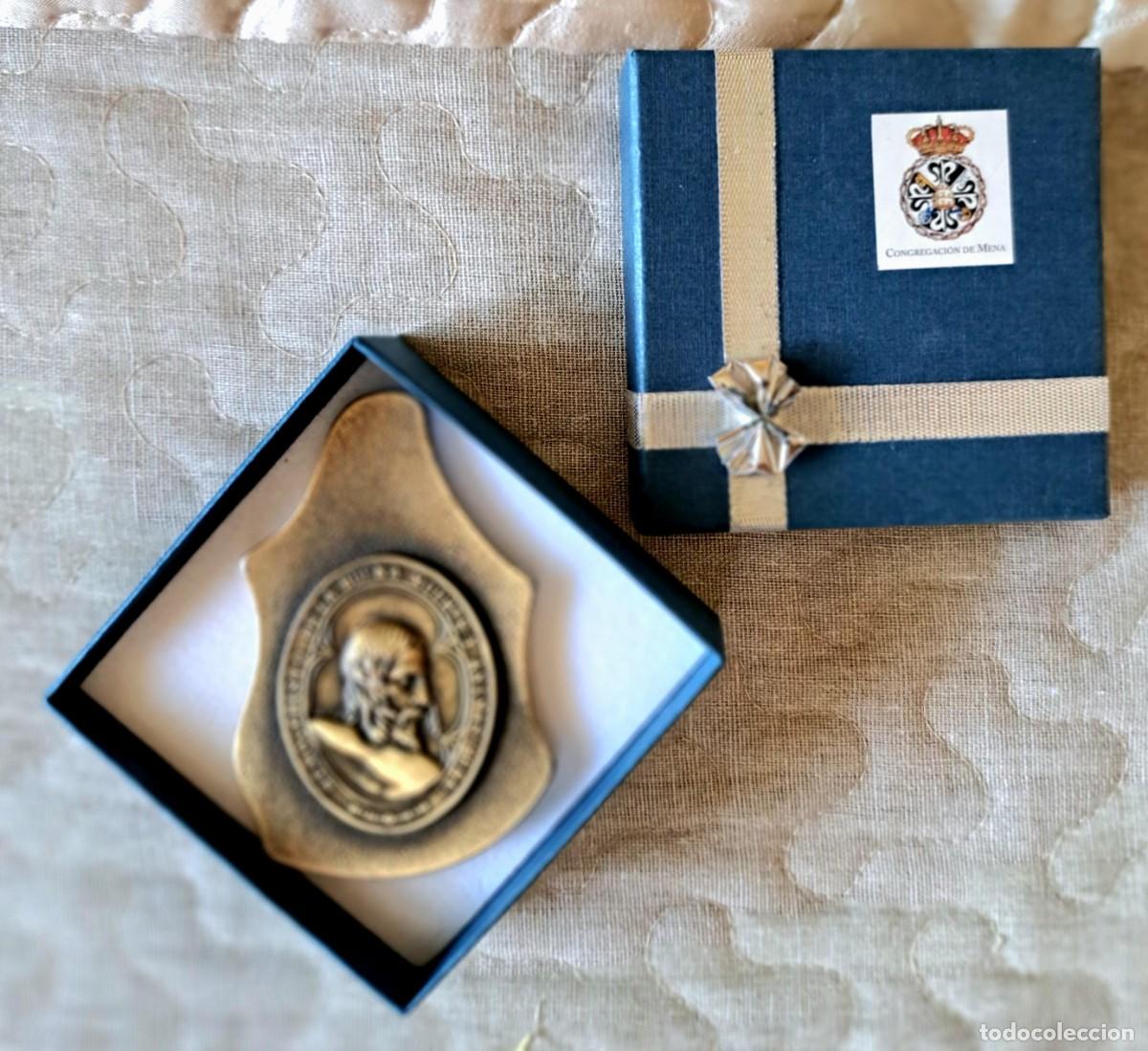 Militaria: Medalla de mano 75 Aniversario Legi&oacute;n Espa&ntilde;ola - Cristo de Mena (M&aacute;laga) con estuche original.