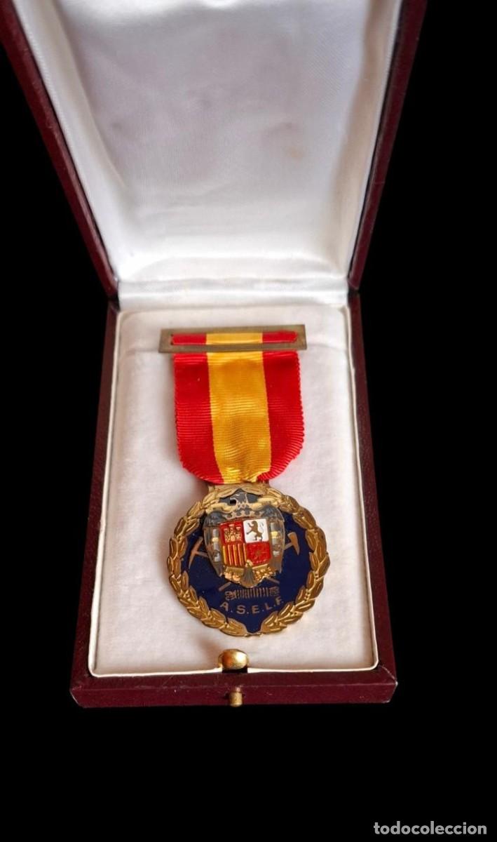Militaria: (MI-260711)MEDALLA DE GUARDA FORESTAL (A.S.E.L.F.) &Eacute;POCA DE FRANCO.CAJA Y PASADOR