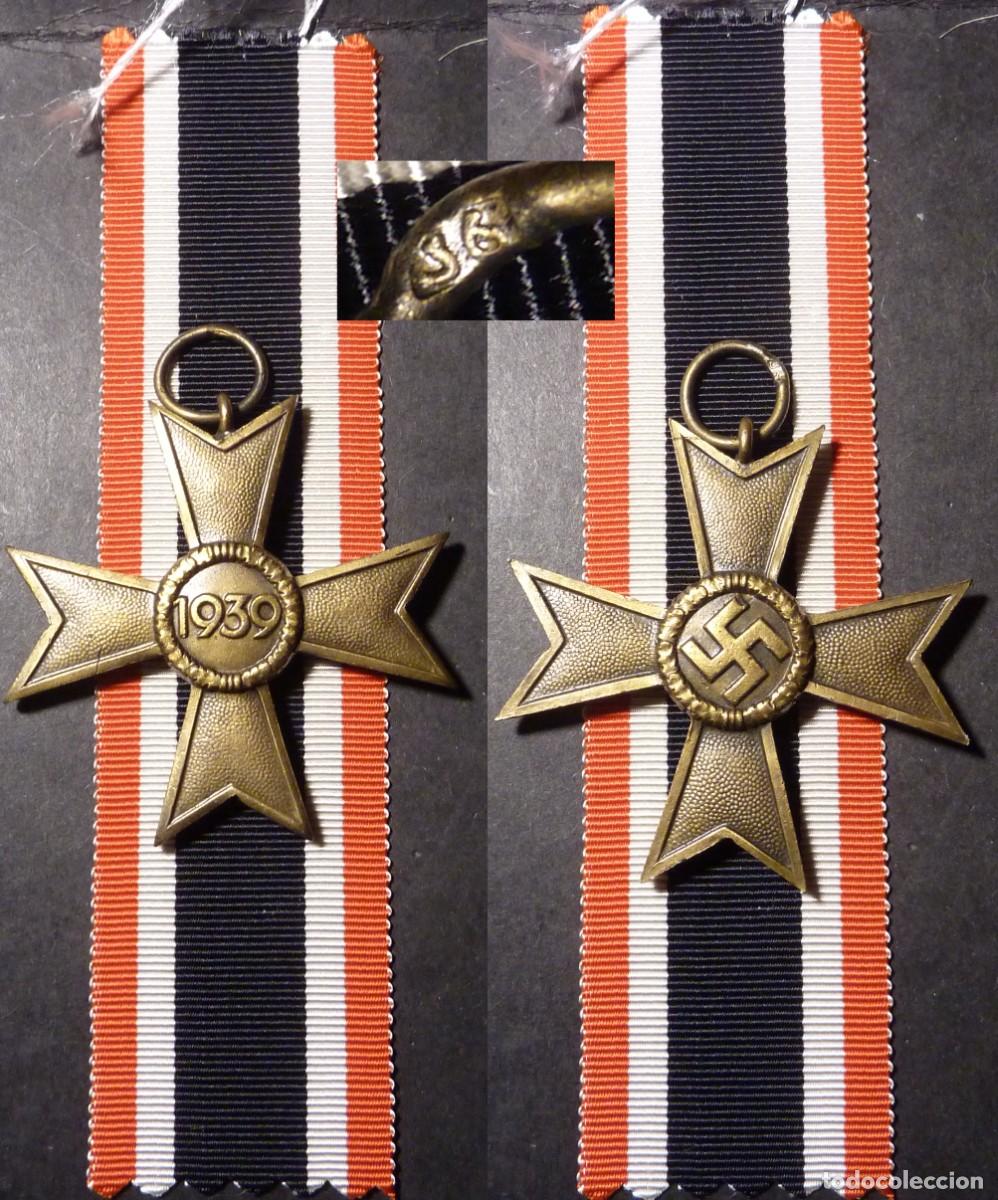 Militaria: Alemania III Reich. 4 x Cruz al M&eacute;rito de Guerra de 2&ordf; Clase sin Espadas KVK, todo firmado