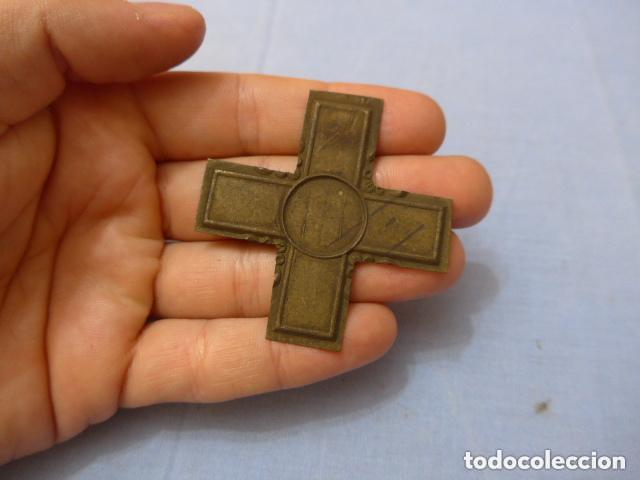 Militaria: Antiguo merito militar blanco por recortar, republicanizado, de castells, original.