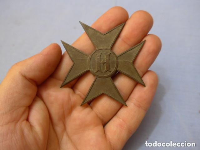 Militaria: Antigua medalla con precioso tapon trasero de castells, orden hospitalaria. merito hospitalario