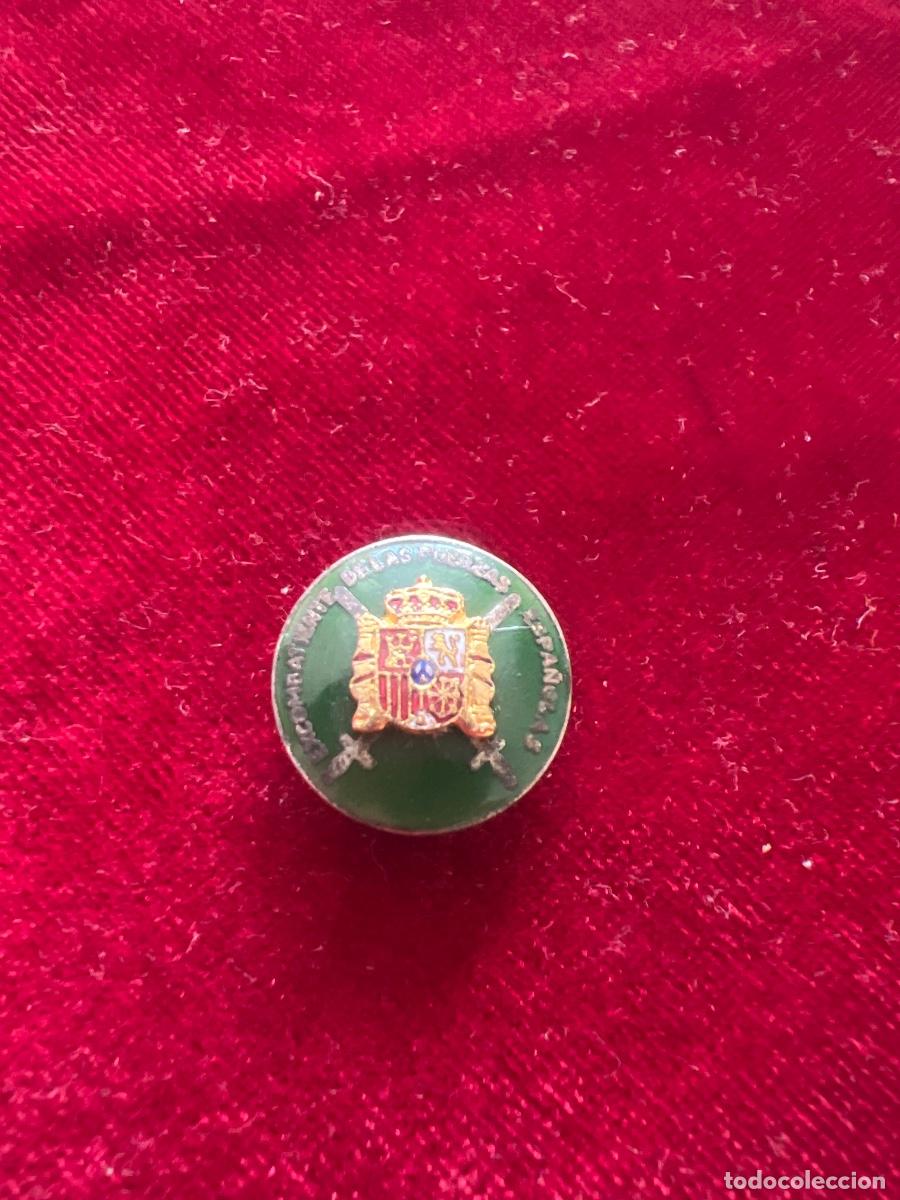 Militaria: EXCOMBATANTE DE LAS FUERSAS ESPANOLAS.Plata