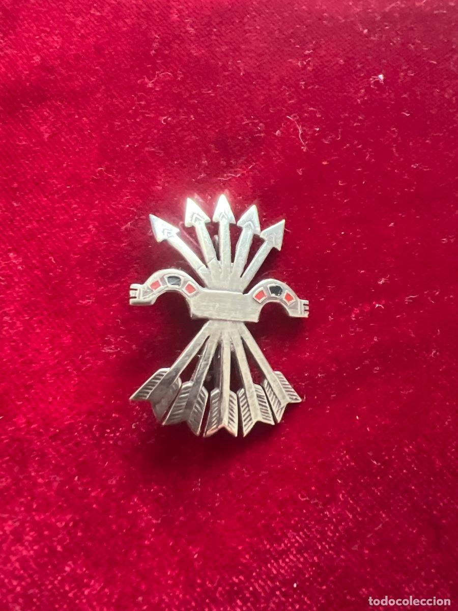 Militaria: Insignia Falange epoca de Franco