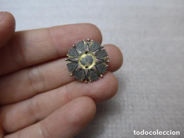 Militaria: Antigua medalla cruz de beneficiencia en miniatura, con tapon castells, en insignia.