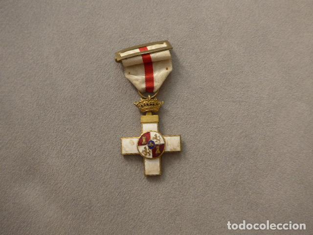 Militaria: Antigua medalla al merito militar blanco franquista, original, epoca de Franco.