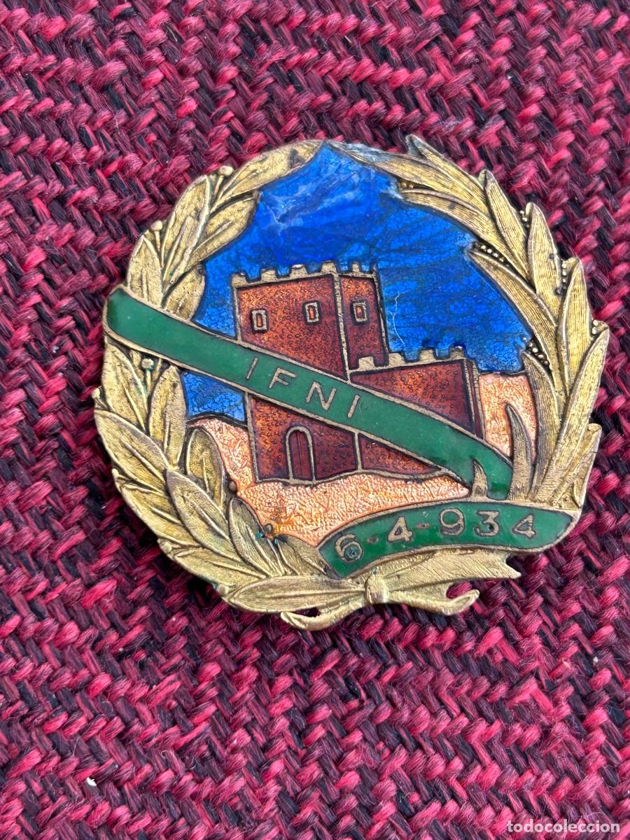 Militaria: Distintivo de La Ocupaci&oacute;n del IFNI 6.4.1934 por El Coronel Capaz ,para bocamanga rara