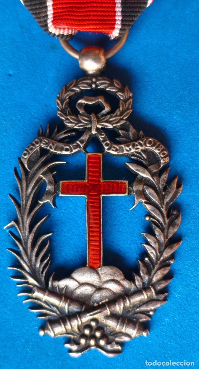 Militaria: Medalla de la Orden Humanitaria, Santa Cruz y V&iacute;ctimas del 2 de Mayo.