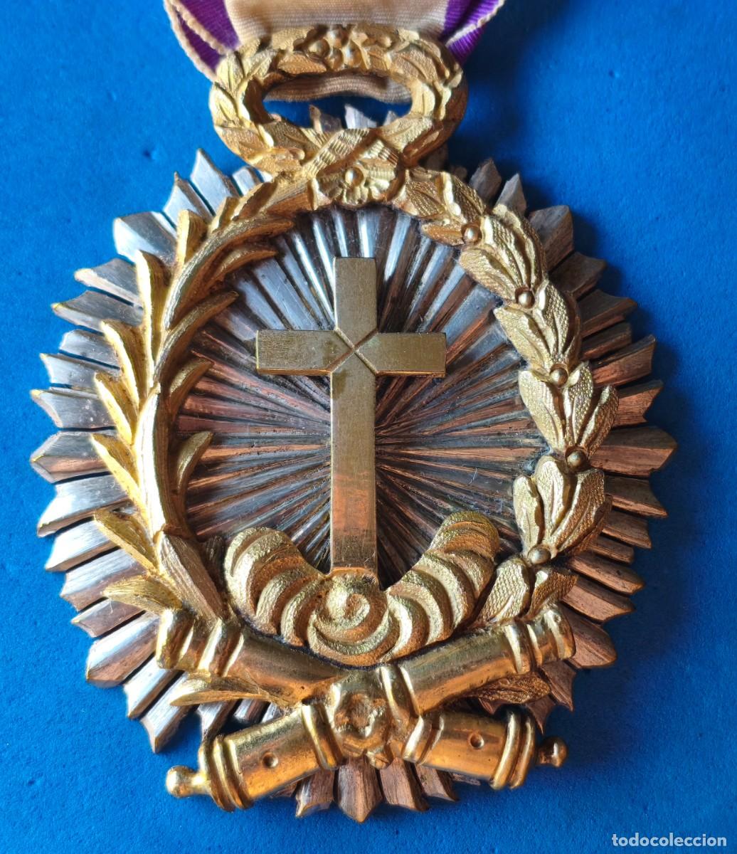 Militaria: Medalla de la Orden Humanitaria, Santa Cruz y V&iacute;ctimas del 2 de Mayo.
