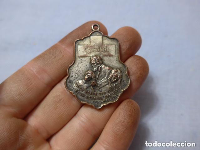 Militaria: Antigua medalla del plato unico, guerra civil, original.
