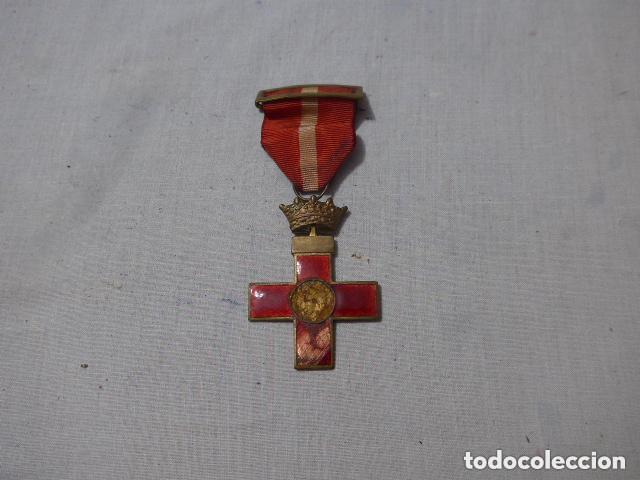 Militaria: Antigua medalla al merito militar rojo franquista, original, epoca de Franco, unifacial.
