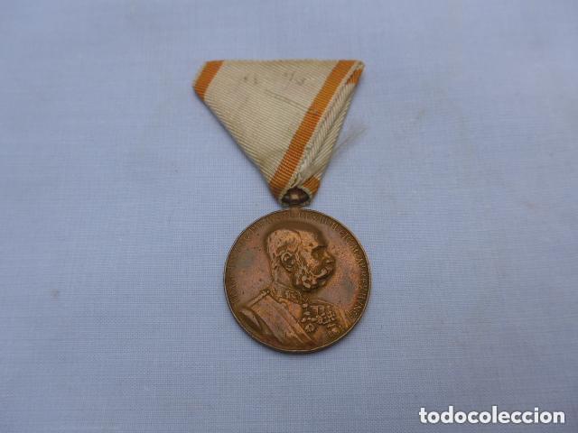 Militaria: Antigua medalla austriaca de 1898, original. Austria.