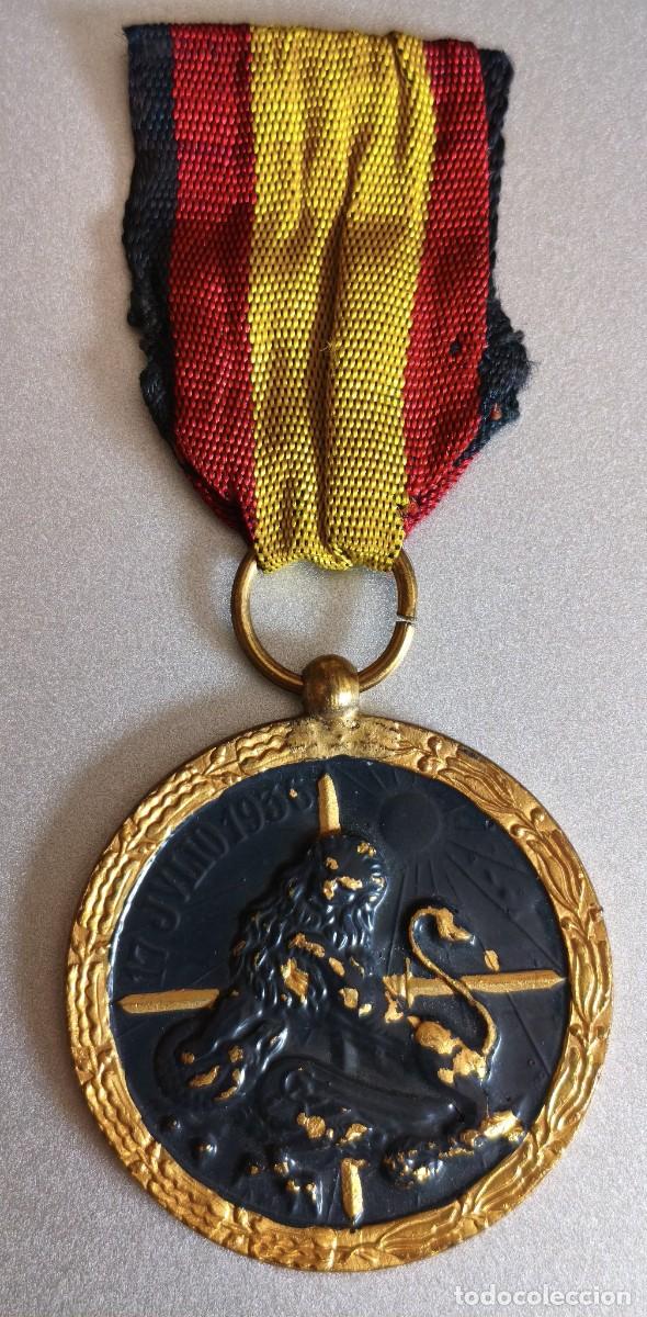 Militaria: Medalla de la Campa&ntilde;a. 1936-1939. Con cinta de vanguardia
