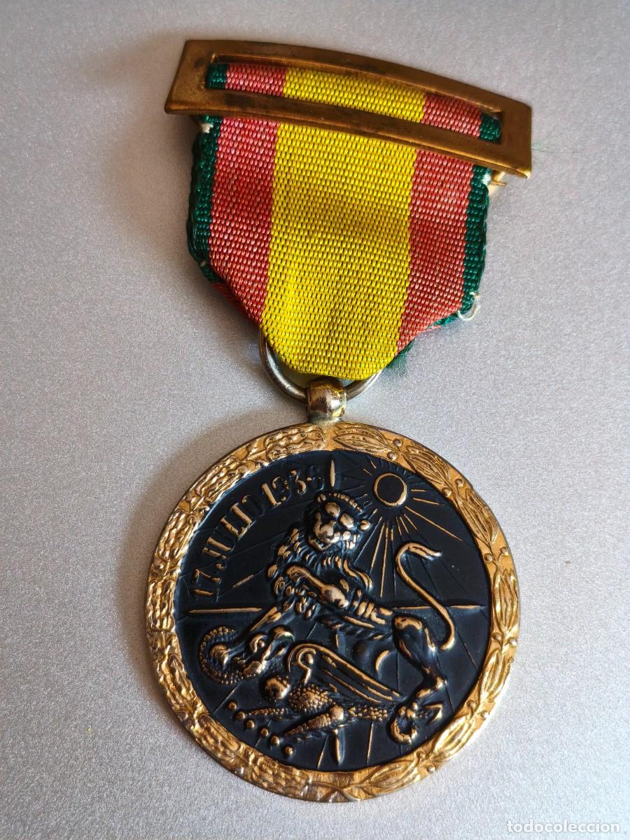 Militaria: Medalla de la Campa&ntilde;a. 1936-1939. Con cinta de retaguardia