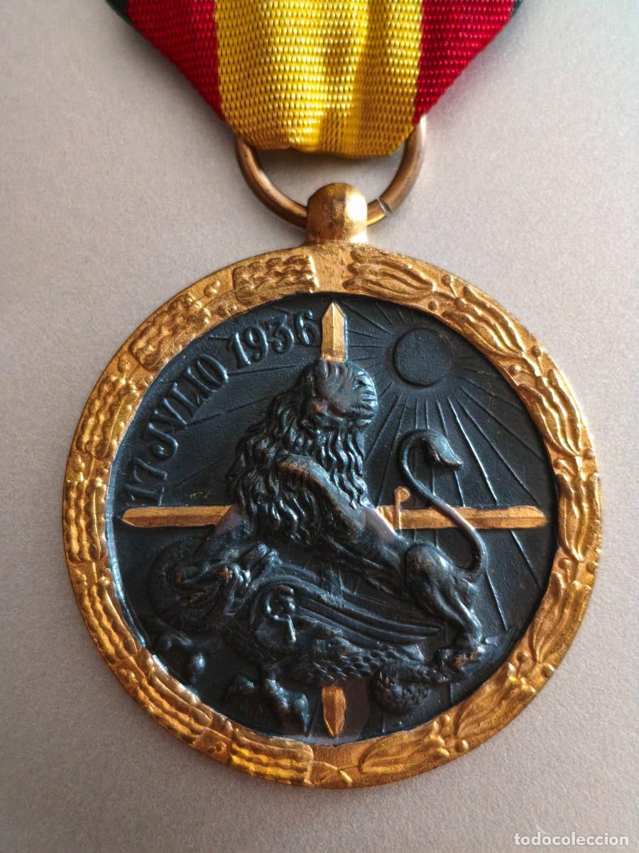 Militaria: Medalla de la Campa&ntilde;a. 1936-1939. Con cinta de vanguardia