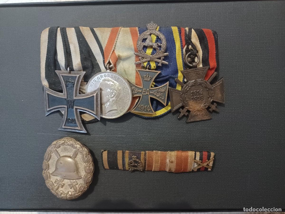 Militaria: Condecoraciones, pasador de diario y distintivo de herido combatiente WWI