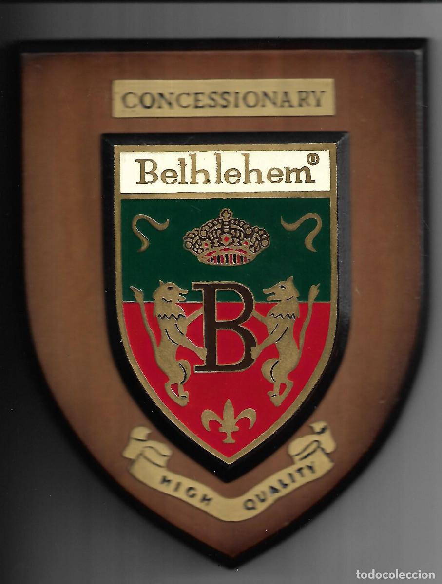 Militaria: PRECIOSA METOPA CON EL ESCUDO DE BELHLEHEM 20 x 16 cm.MADERA BRONCE Y ESMALTE