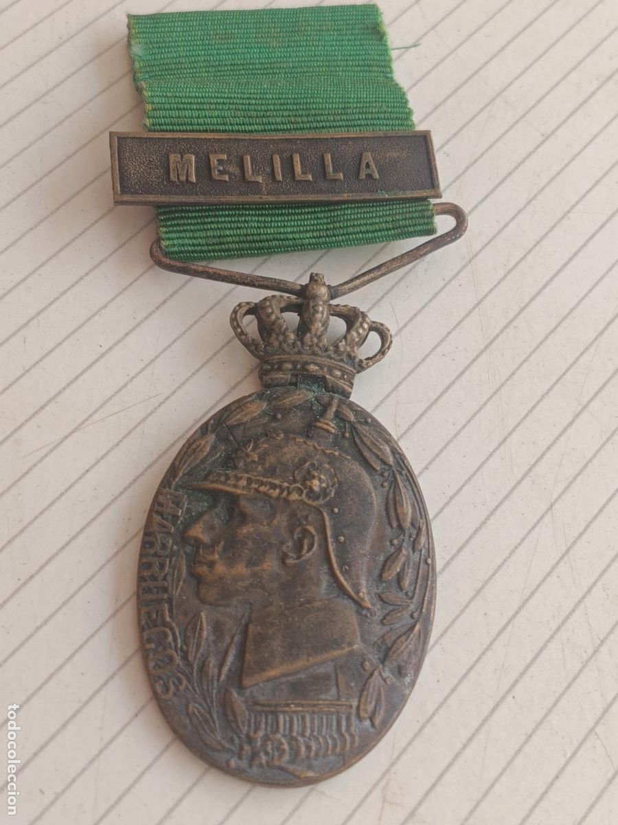 Militaria: Medalla de la campa&ntilde;a de Marruecos con pasador de Melilla