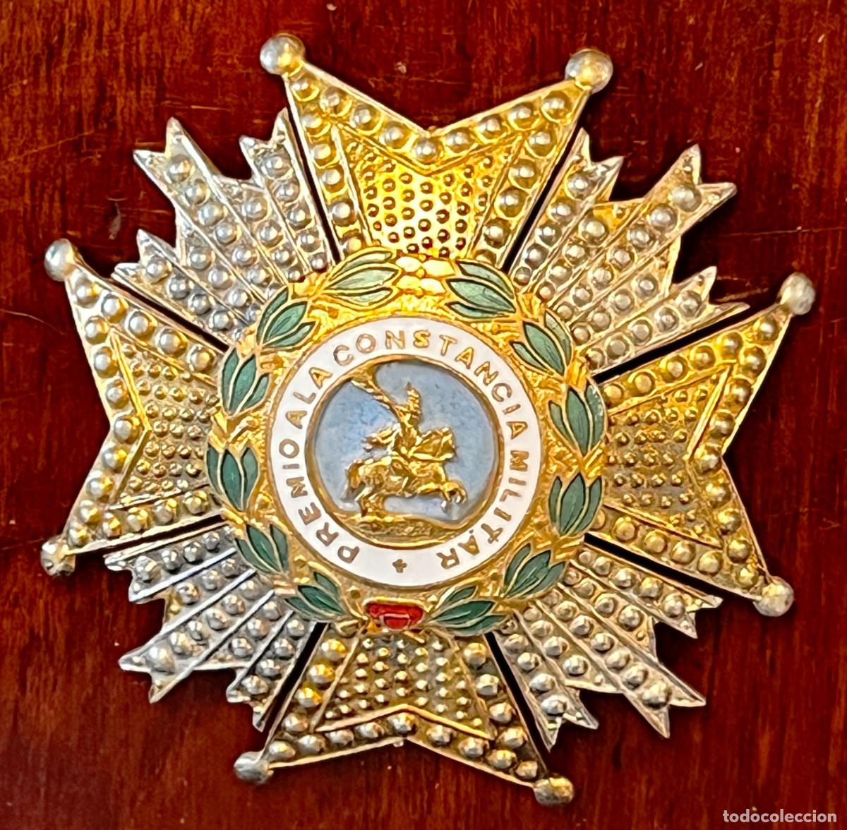 Militaria: Antigua medalla o placa de la Orden de San Hermenegildo, epoca de Franco, original. mide 6,5 cms. de