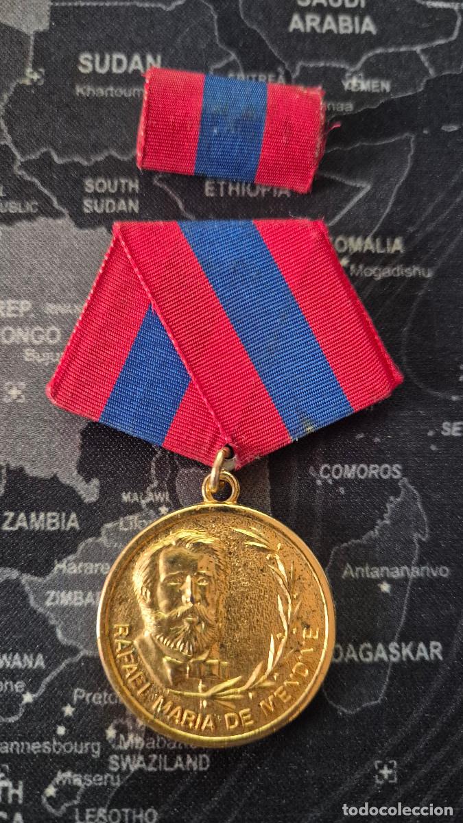 Militaria: CUBA medalla RAFAEL DE MENDIVE