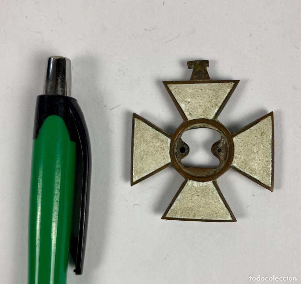 Militaria: Componente de condecoraci&oacute;n CRUZ ESMALTE BLANCO Castells 10