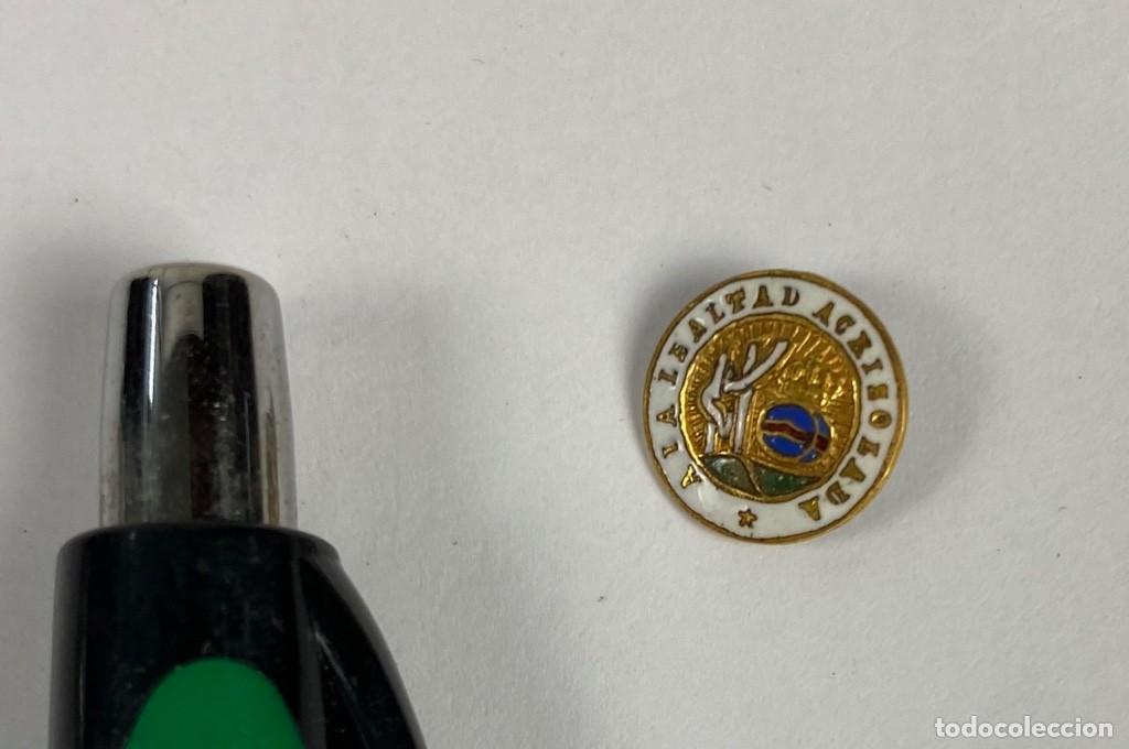 Militaria: Componente de condecoraci&oacute;n CENTRO SOBREDORADO y esmaltado A LA LEALTAD ACRISOLADA Y Cat&oacute;lica Castel