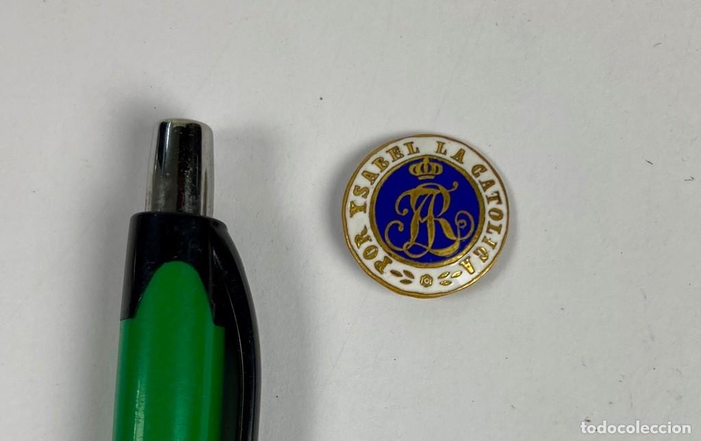 Militaria: Componente de condecoraci&oacute;n centro en metal sobredorado y esmaltado por isabel la cat&oacute;lica Castells