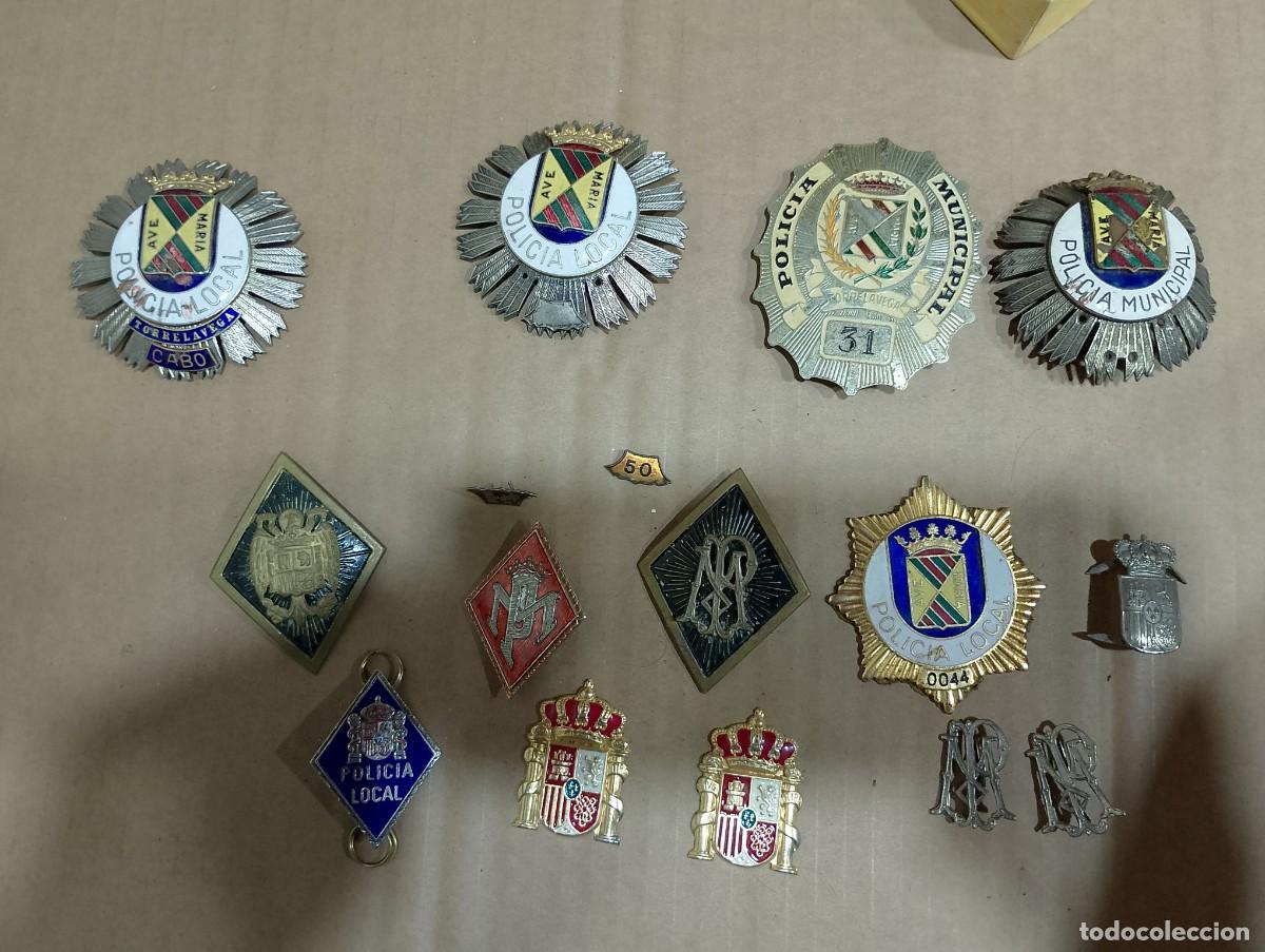 Militaria: Insignias militares de policia