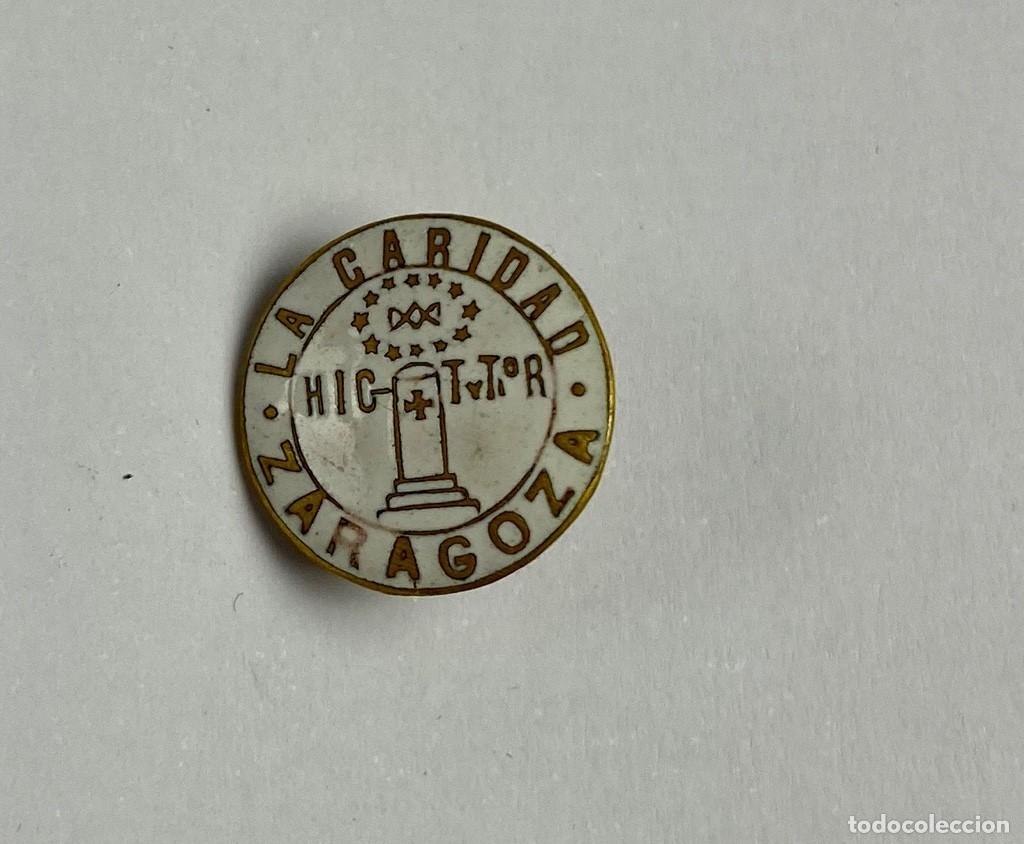 Militaria: Componente de condecoraci&oacute;n centro en metal sobredorado y esmaltado LA CARIDAD ZARAGOZA Castells 51