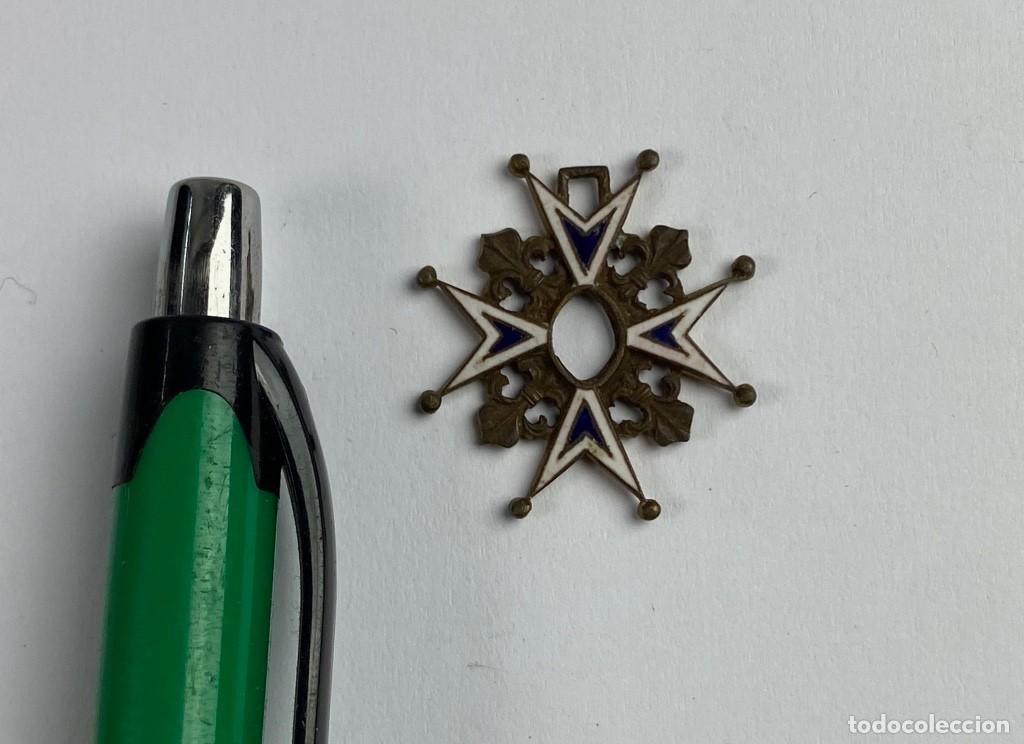 Militaria: Componente de condecoraci&oacute;n en bronce esmaltado Castells 57